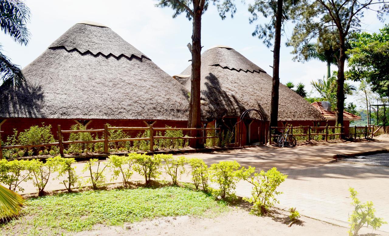The Palms Beach Hotel And Restaurant Limited Entebbe Eksteriør bilde
