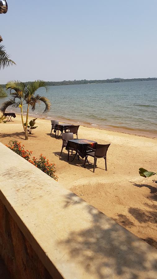 The Palms Beach Hotel And Restaurant Limited Entebbe Eksteriør bilde