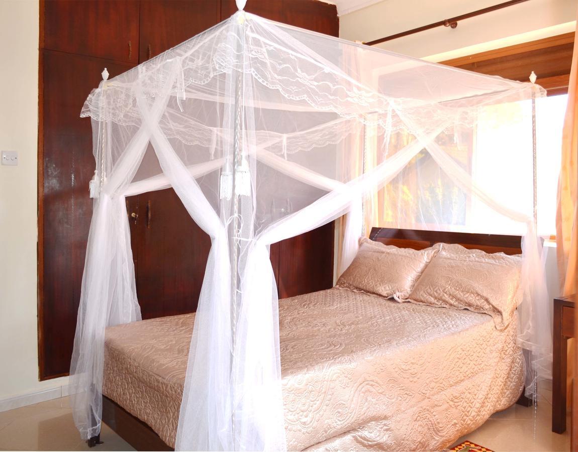 The Palms Beach Hotel And Restaurant Limited Entebbe Eksteriør bilde