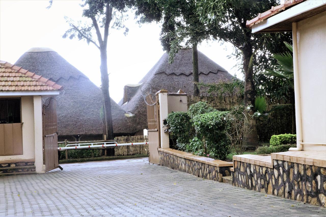 The Palms Beach Hotel And Restaurant Limited Entebbe Eksteriør bilde