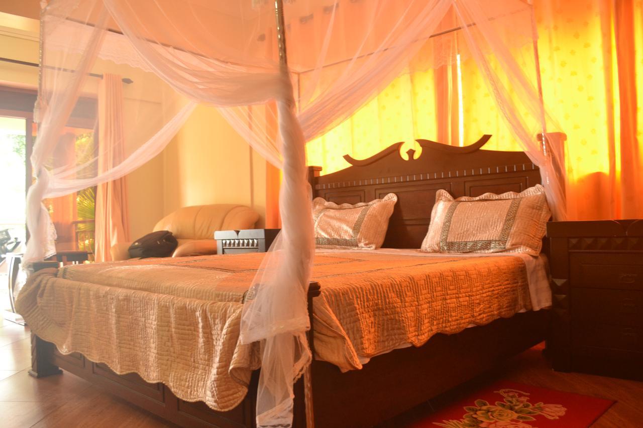 The Palms Beach Hotel And Restaurant Limited Entebbe Eksteriør bilde