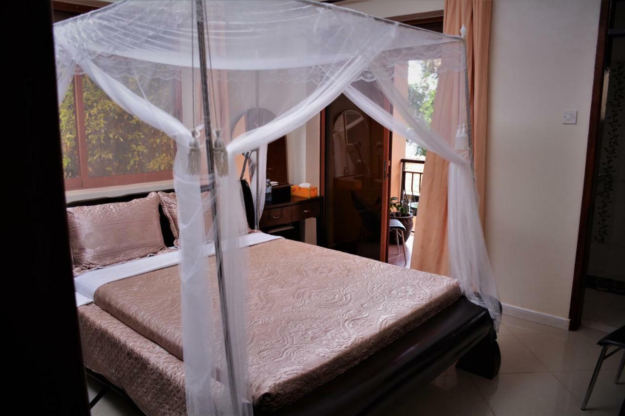 The Palms Beach Hotel And Restaurant Limited Entebbe Eksteriør bilde